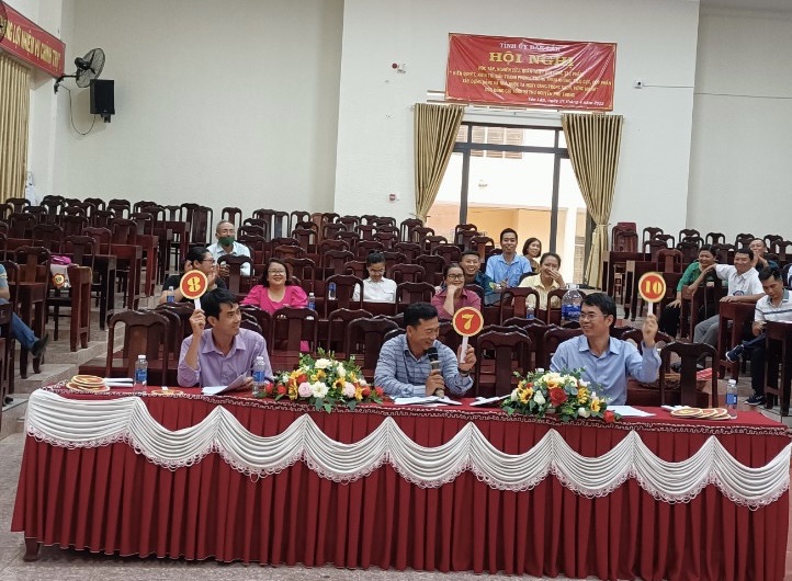 ban giám khảo
